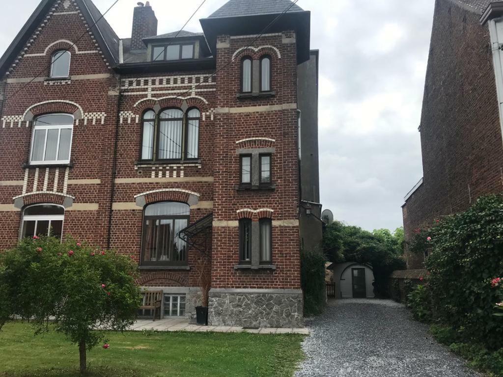 Le Buis Villa Genval Exteriör bild